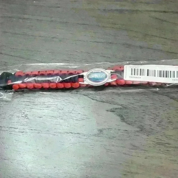 New England Paracord Bracelet - Picture 3 of 3